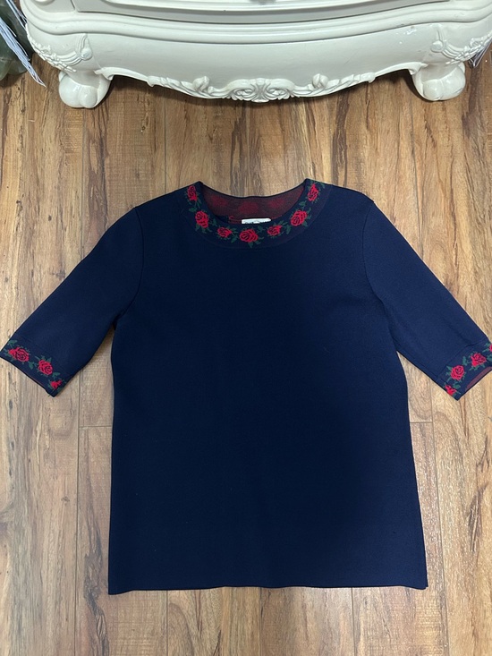 Club Monaco Tops - Club Monaco Navy Short Sleeve Top with Red Rose Embroidery